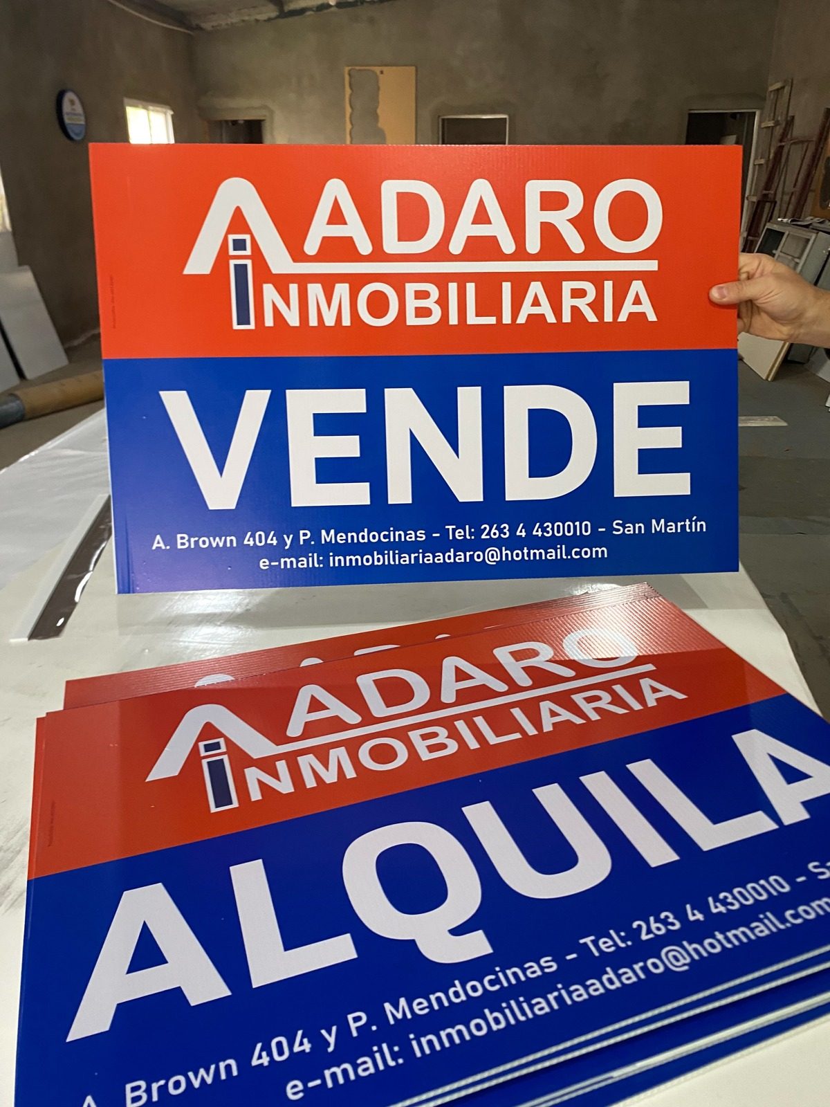 Adaro Inmobiliaria, carteles