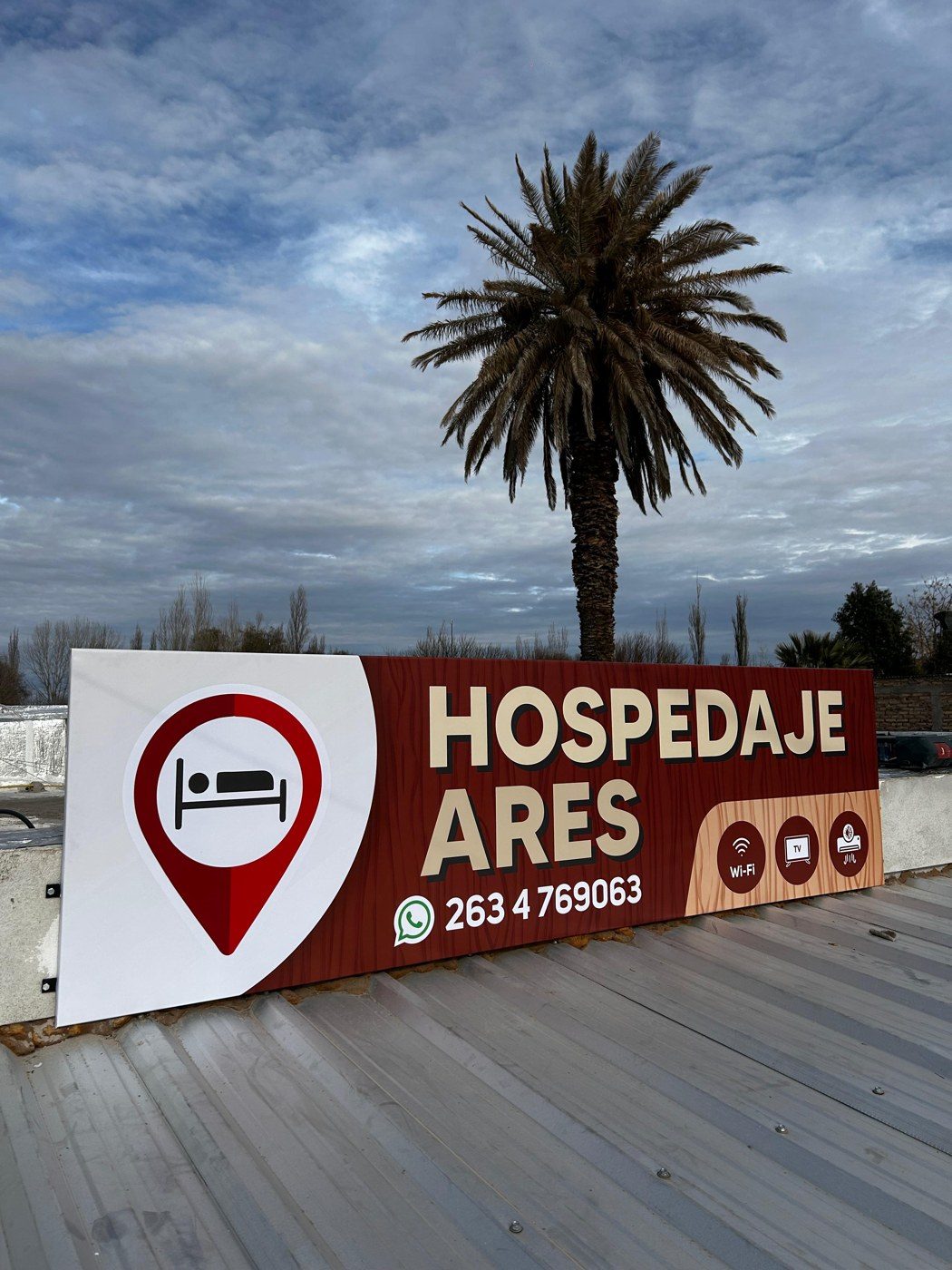 Hospedaje Ares, carteles