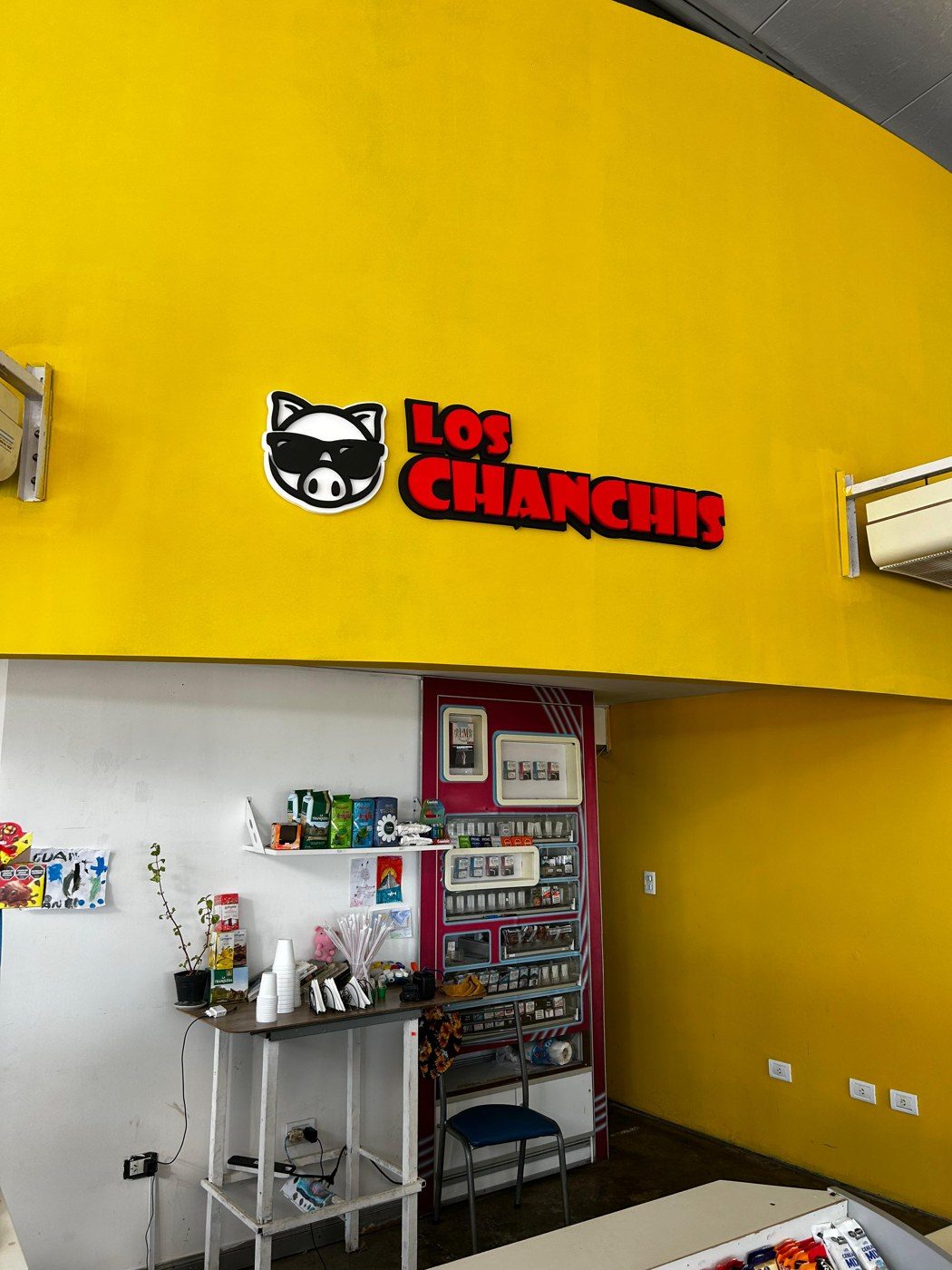 Los Chanchis, letras corpóreas