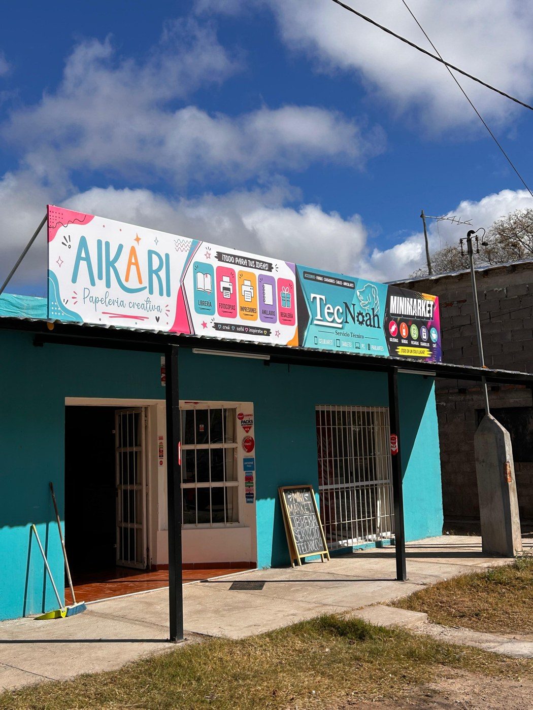 Aikari · TecNoah, carteles