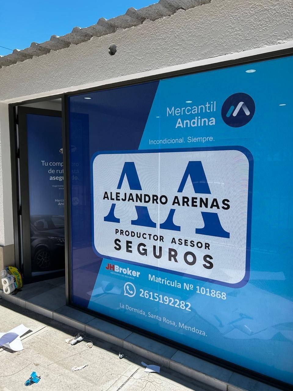 Arenas Seguros, ploteo vidrios